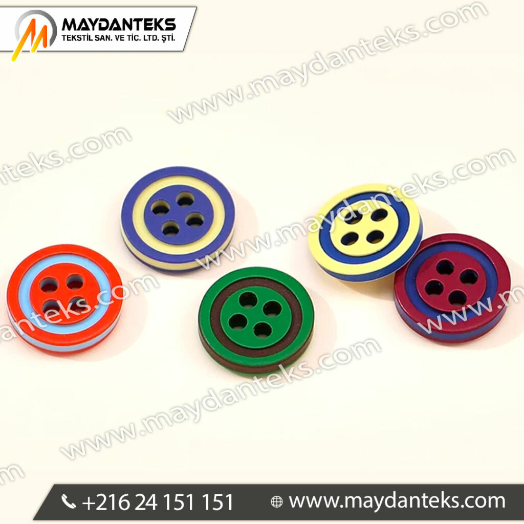 assortiment-boutons-polyester-multicolores-4-trous-design-anneaux-concentriques-rouge-bleu-vert-jaune-accessoire-mercerie-confection-textile assortiment-boutons-polyester-multicolores-4-trous-design-anneaux-concentriques-rouge-bleu-vert-jaune-accessoire-mercerie-confection-textile